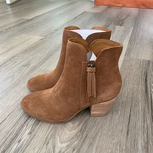 Frye and CO. Allister Zip Bootie Cognac suede